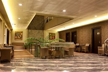 De'Corner Guest House Маланг Екстериор снимка
