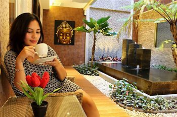 De'Corner Guest House Маланг Екстериор снимка